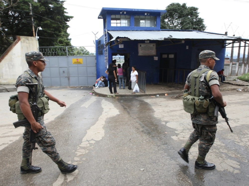 SP efectúa requisa en Preventivo de la zona 18