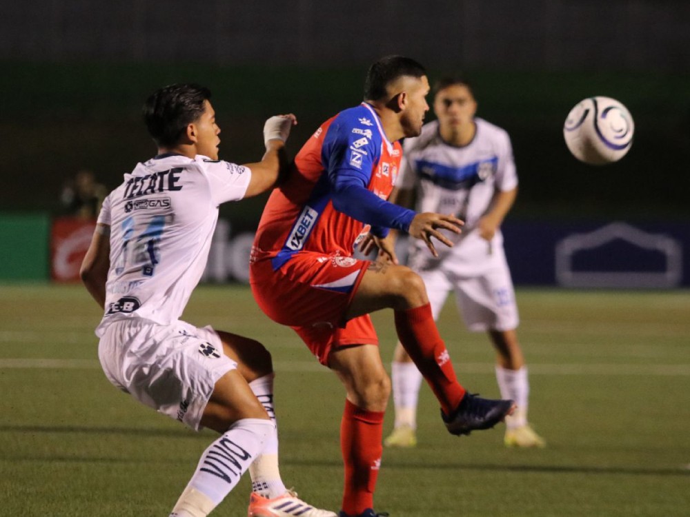 Steven Cardenas “En el primer tiempo nos faltó, no era la alineación que veníamos manejando”