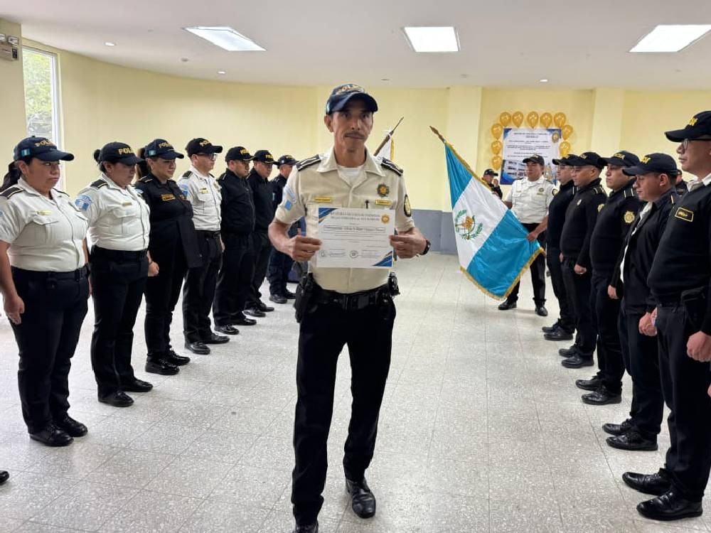 Subinspector de la PNC pasa a situación de retiro tras más de 24 años de servicio