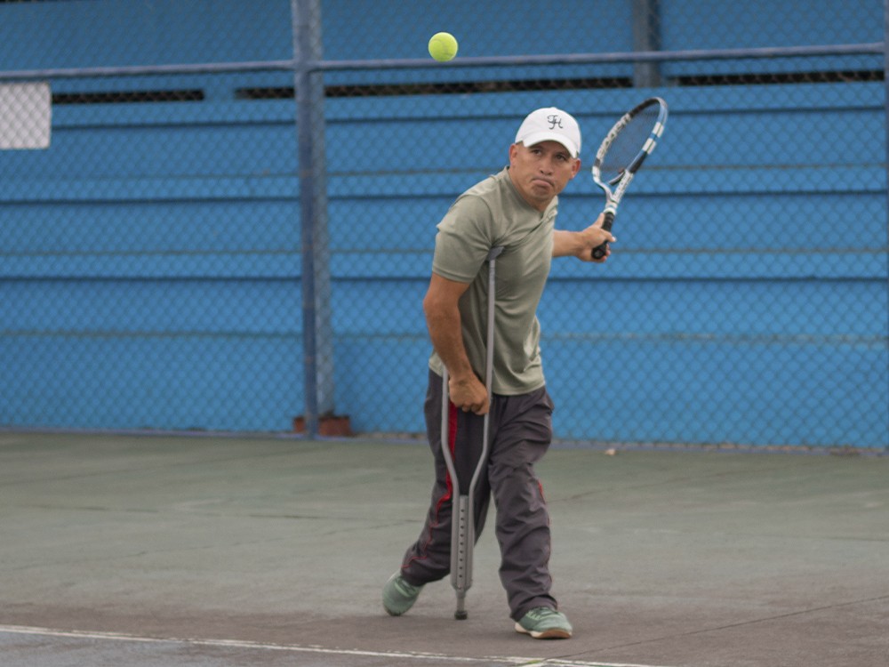 Superando Límites: Abdiel Mazariegos y su pasión por el tenis adaptado