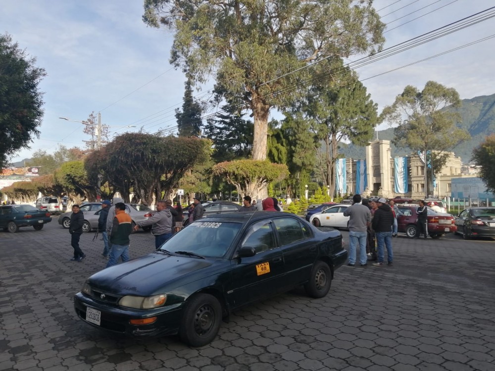 Taxistas cierran ingresos al municipio de San Pedro Sacatepéquez, San Marcos