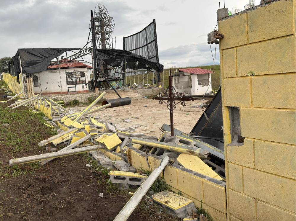 Destruyen templo de la Santa Muerte en Cantel