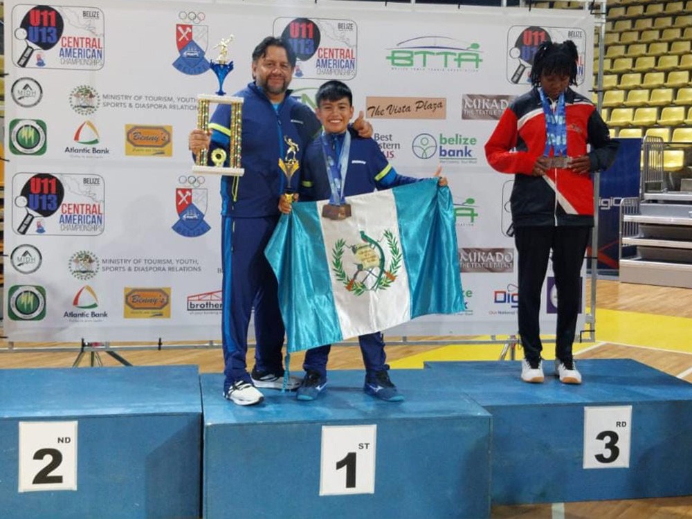 Tenista quetzalteco brilla con cuatro medallas centroamericanas 