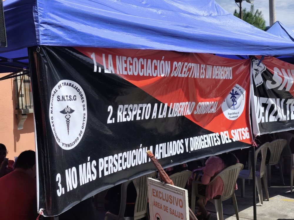 Trabajadores de salud cumplen 20 días de protestas y advierten con endurecer medidas 