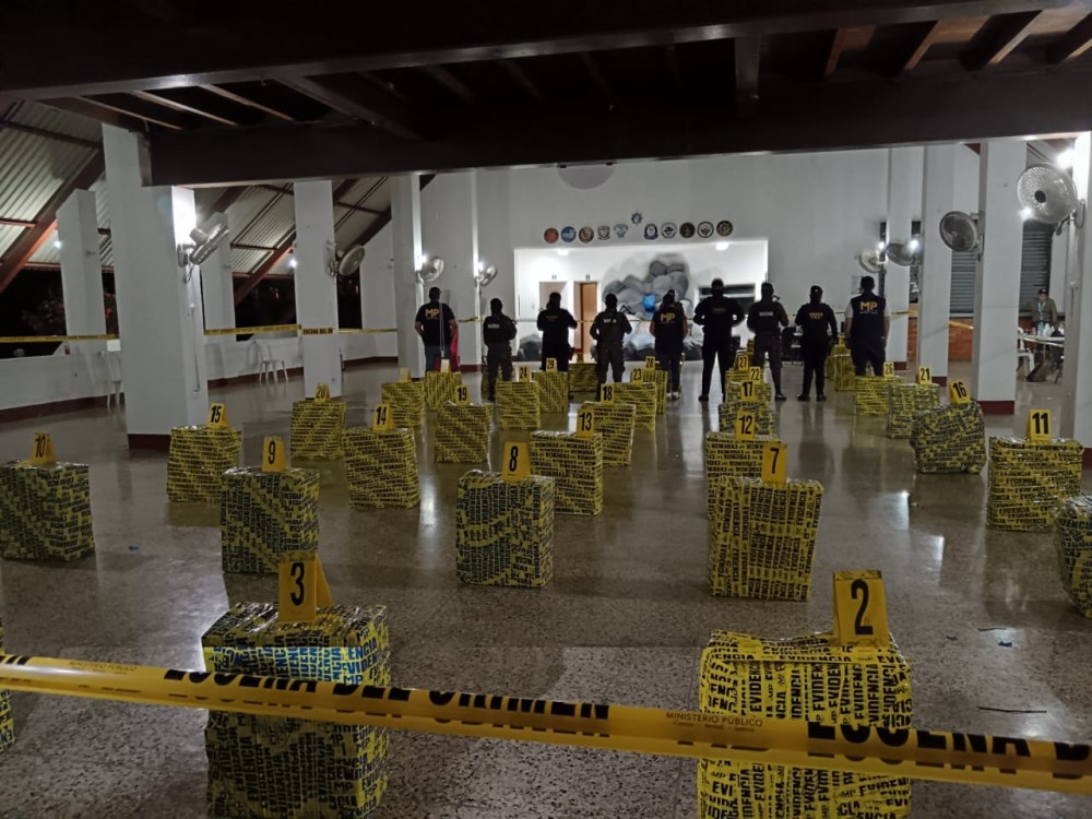 Tras operativo en el Pacífico, incautan más de 1 mil 500 paquetes de cocaína 