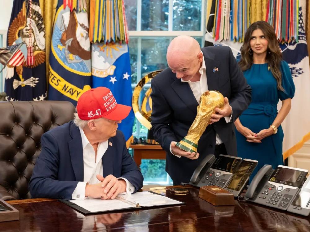 Trump admite que llamó a la FIFA para solicitar el retiro de la tarjeta roja al jugador estadounidense Balogun