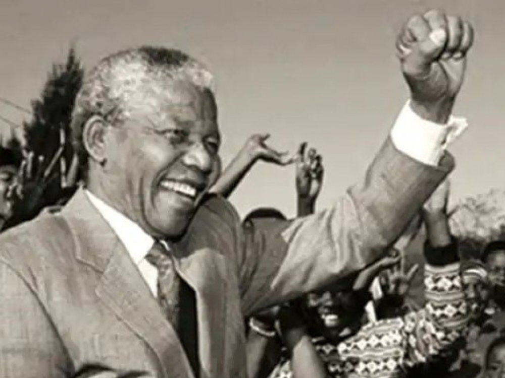 Un día como hoy, Nelson Mandela se convertía en el primer presidente de raza negra de Sudáfrica