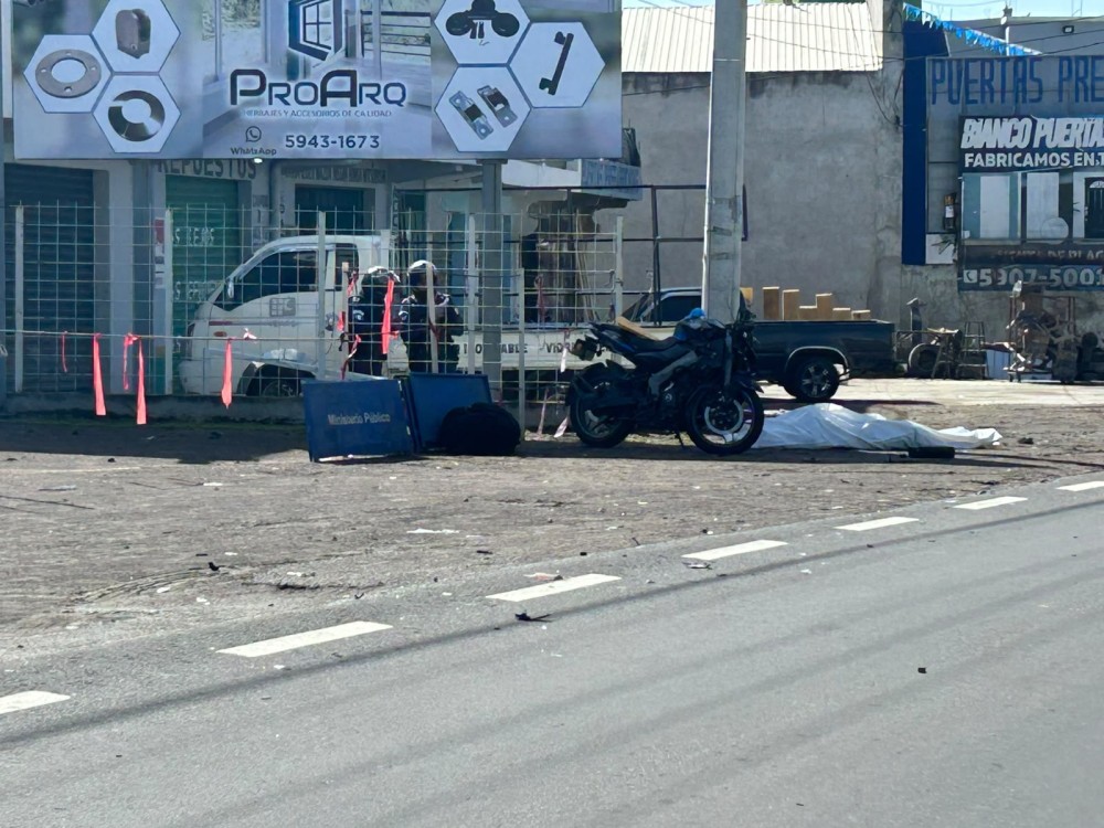 VIDEO | Un hombre muere y otro resulta herido tras accidente vial en el periférico de Xela