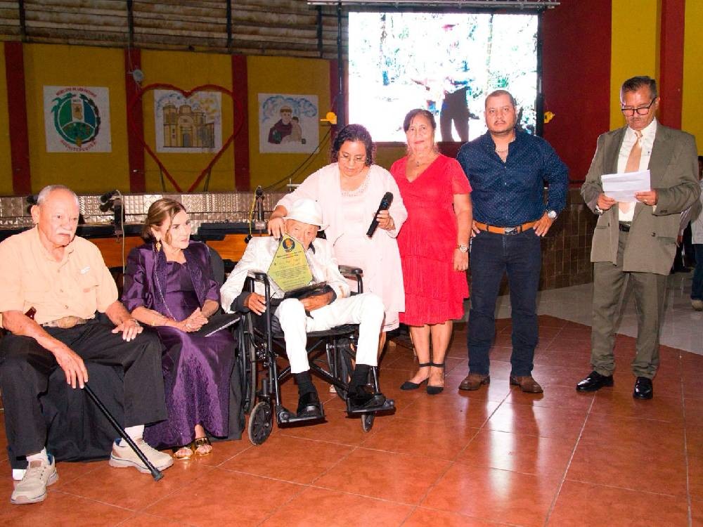 Un siglo de vida y legado: Don José Ángel Barrios Rosales celebra 100 años de vida y servicio en San Antonio Suchitepéquez