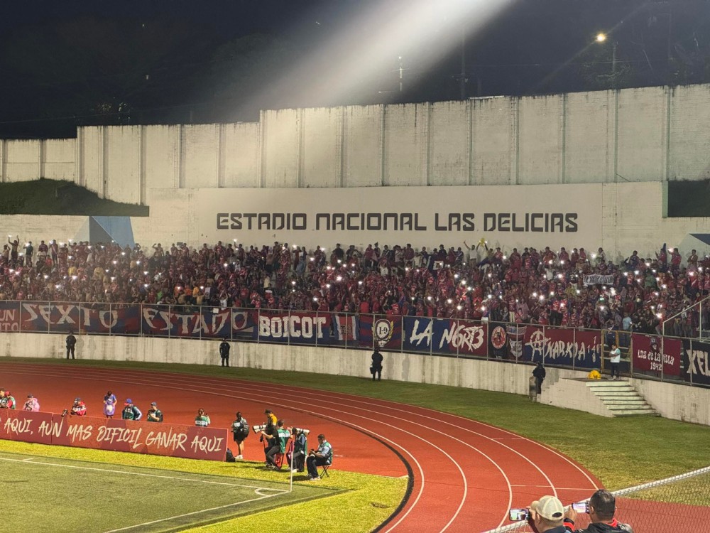 Una pasión incomparable: 1600 aficionados chivos viajaron a El Salvador para ver el triunfo de Xelajú