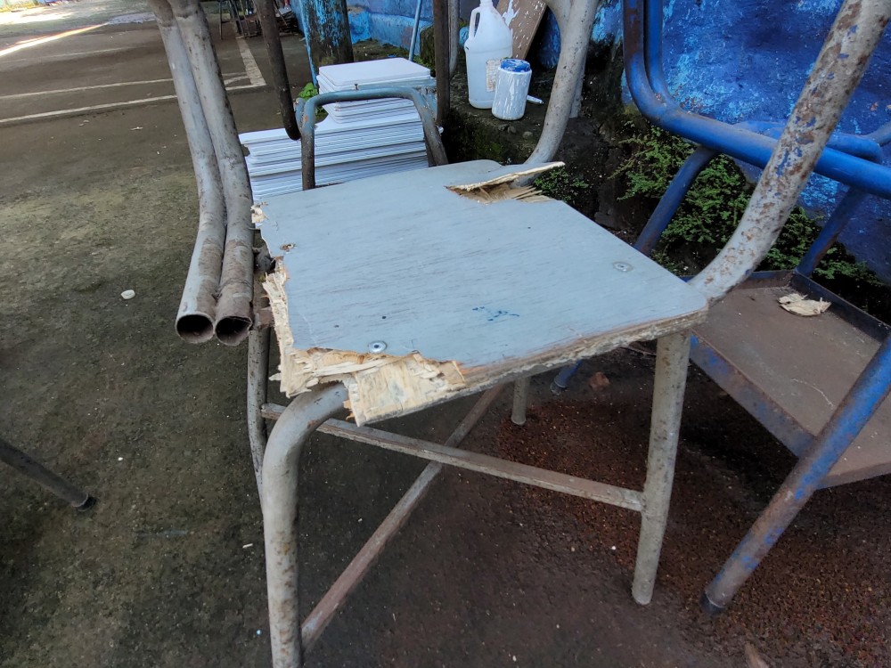 Unen fuerzas para recuperar escritorios en mal estado.