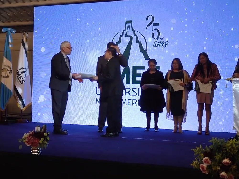 Universidad Mesoamericana celebra 25 años de fundación