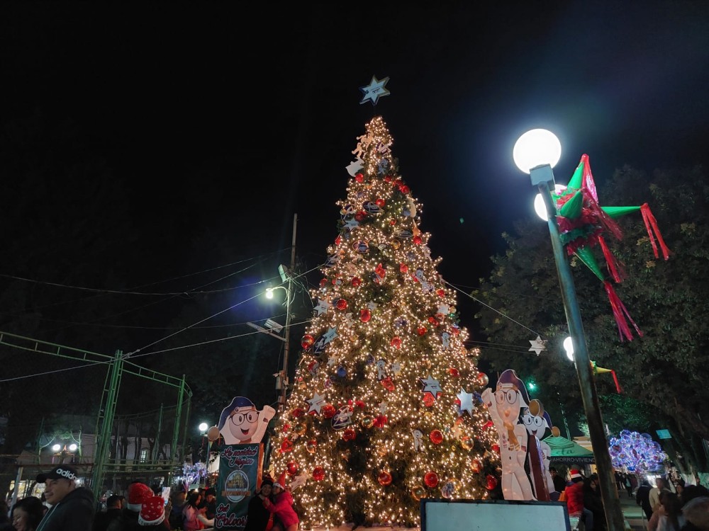 Vecinos de El Calvario encienden la magia de la Navidad 