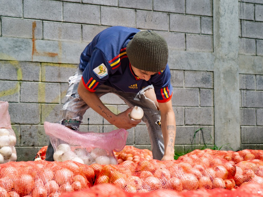 Almolonga pide a las personas que lleguen a comprarles verduras para no desperdiciarlas