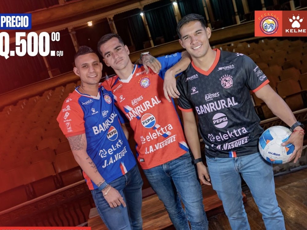 VIDEO | Aficionados reciben con entusiasmo la nueva indumentaria superchiva