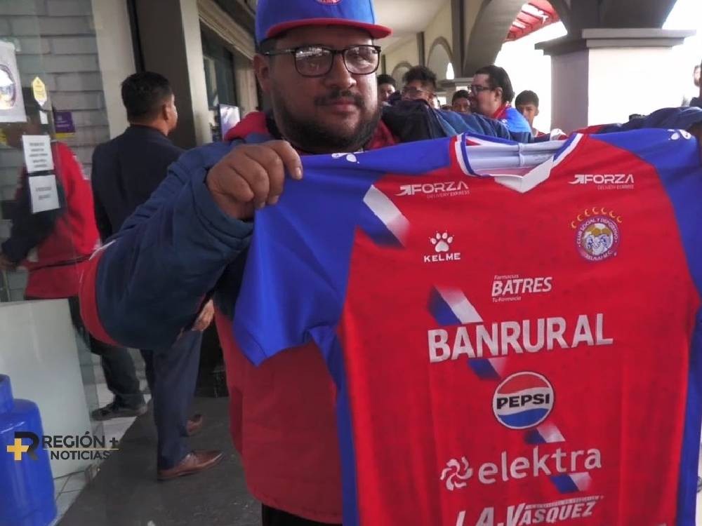 VIDEO | Aficionados reciben con entusiasmo la nueva indumentaria superchiva
