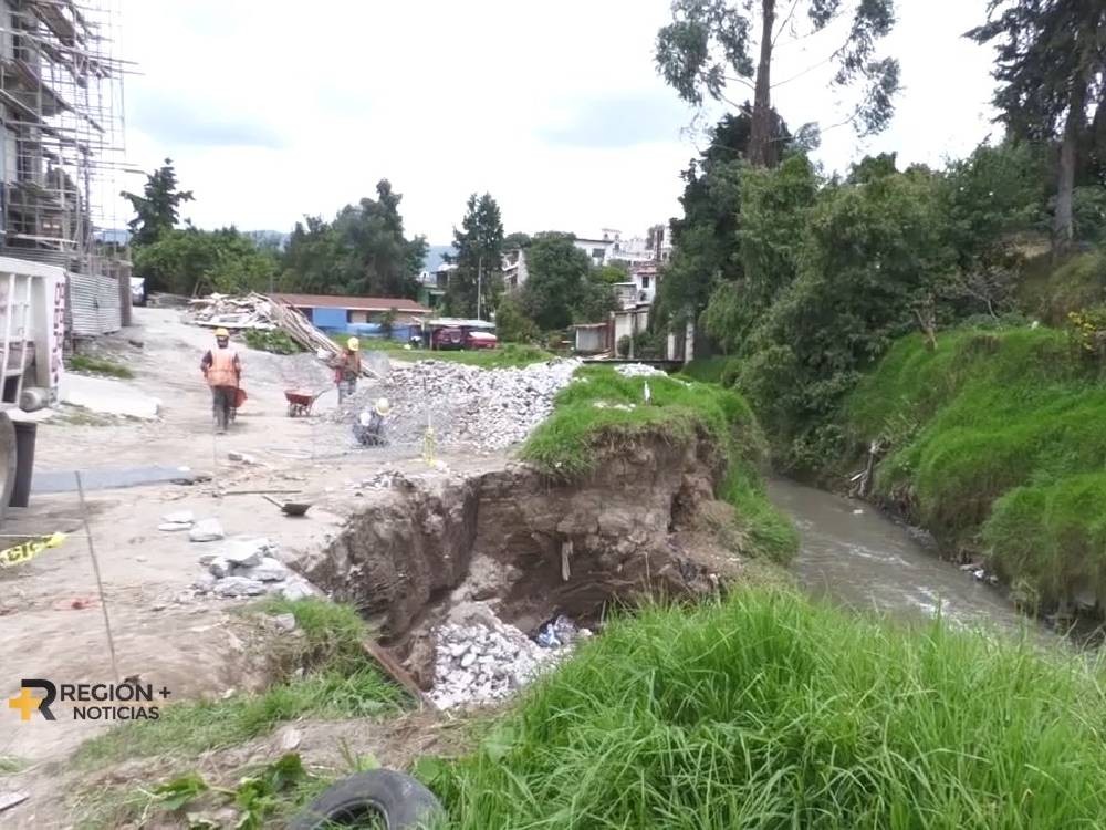 VIDEO | Ante socavamientos, construyen gaviones en el río Seco