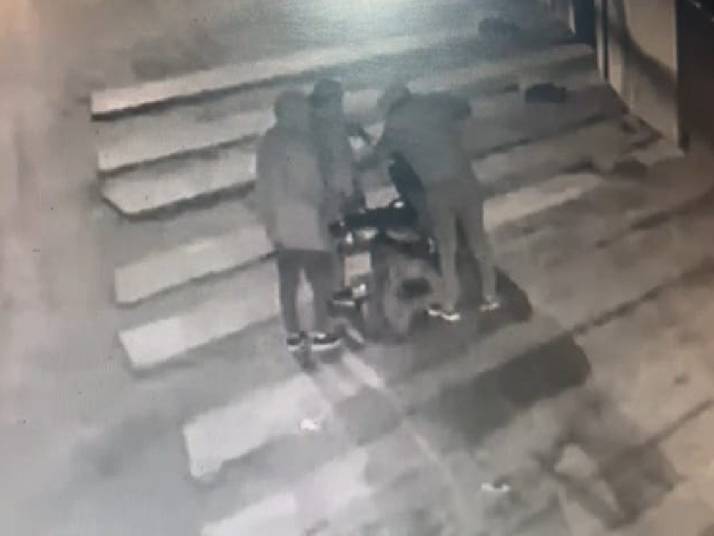 VIDEO | Asaltan a repartidora de comida 