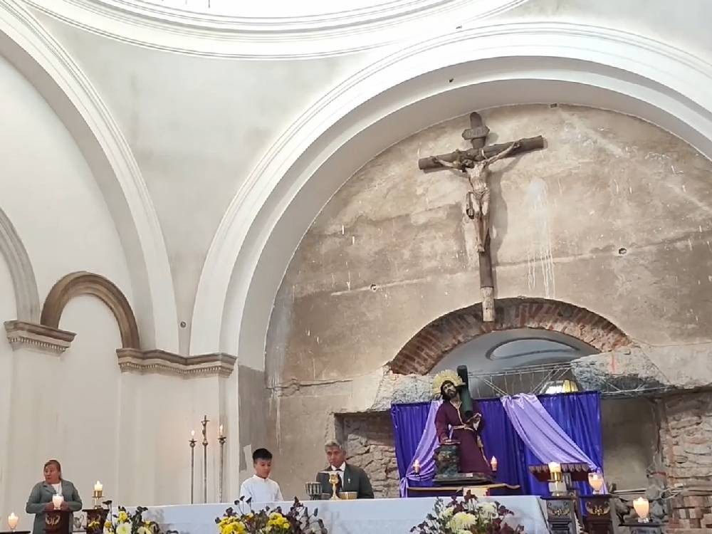 VIDEO | Avanzan trabajos en el presbiterio de la parroquia El Calvario 