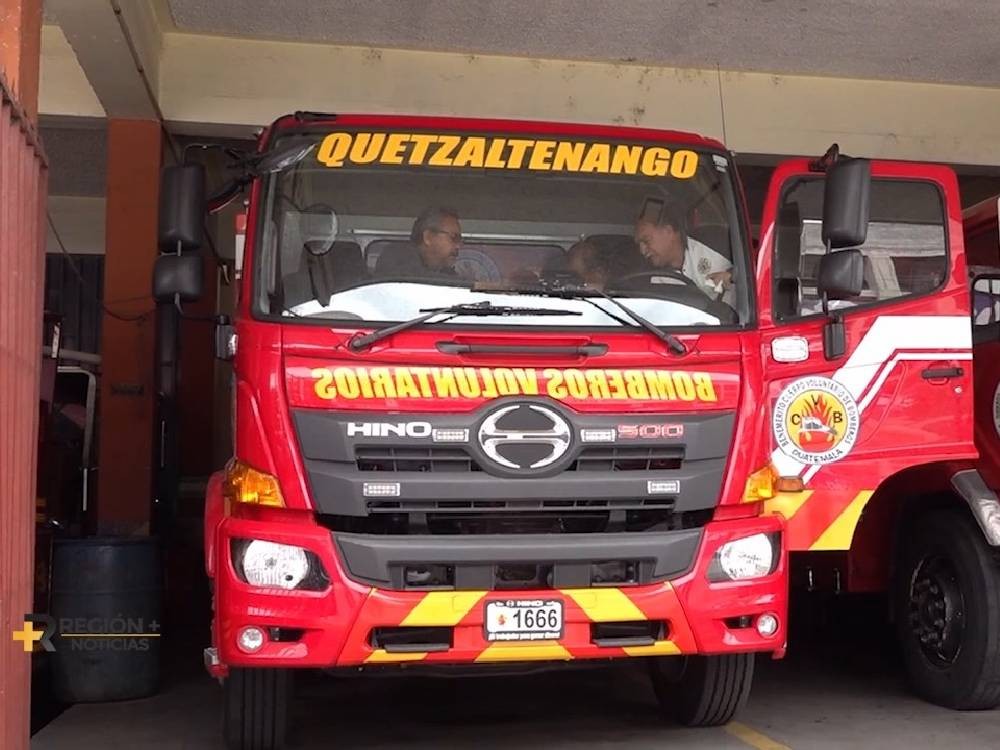 VIDEO | Bomberos Voluntarios reciben nueva unidad contra incendio 