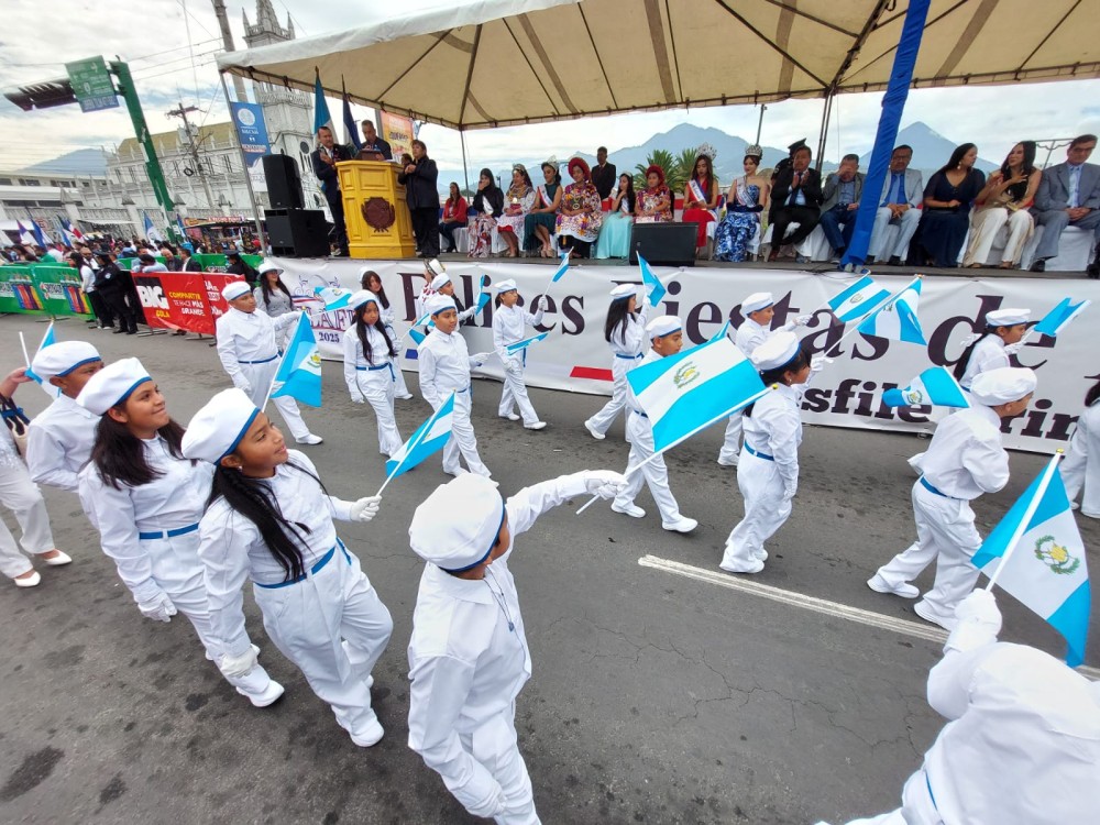 VIDEO | Coordinan acciones para los desfiles de septiembre en Xela