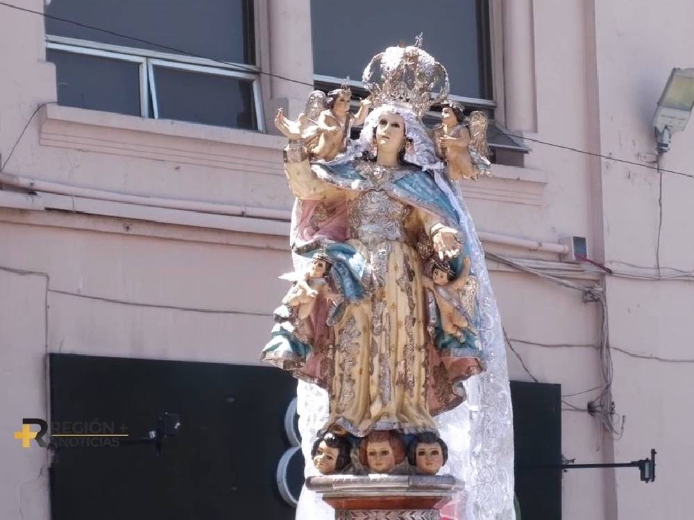 VIDEO | Cortejo procesional conmemora 73 años de devoción a la Virgen de los Ángeles de la Asunción 