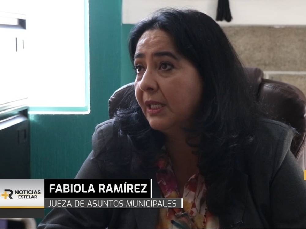 VIDEO | Más de 45 vallas publicitarias sin autorización fueron retiradas en Xela