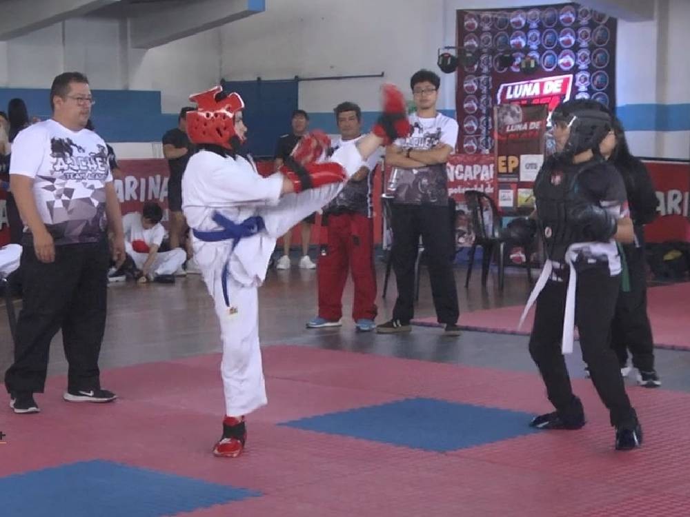 VIDEO | Realizan el tercer evento de artes marciales “Luna de Plata” 