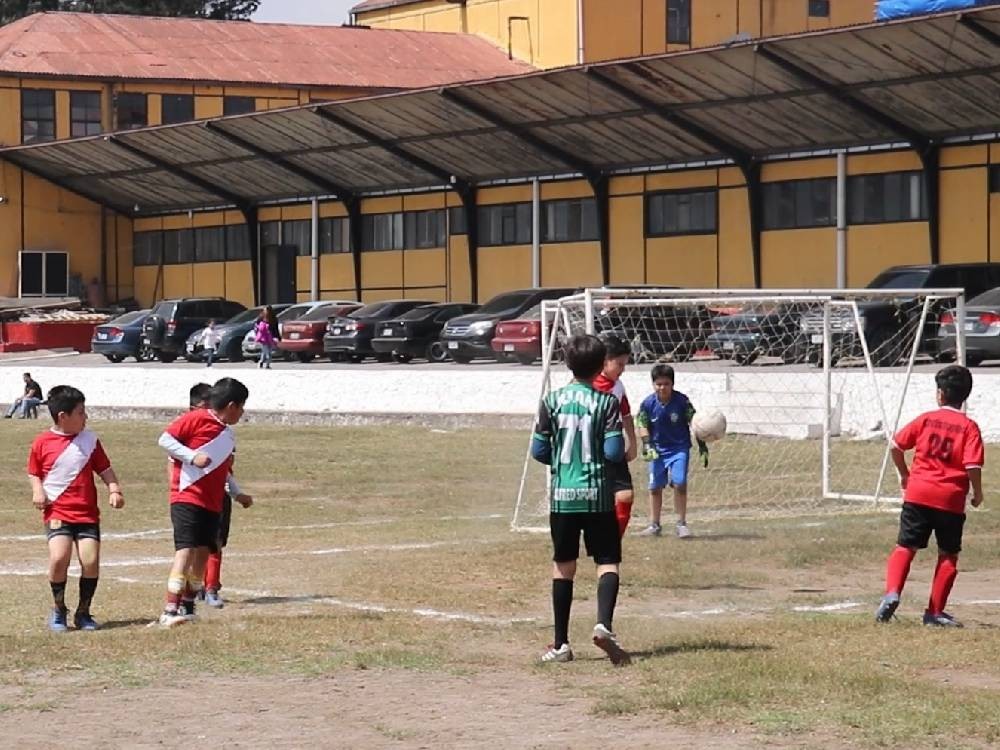 VIDEO | Torneo infantil de futbol reanuda acciones en Xela 
