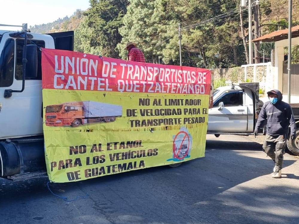 VIDEO | Transportistas realizan bloqueos en Quetzaltenango