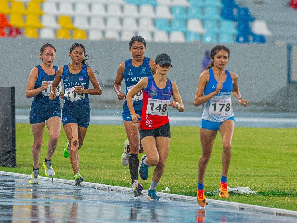 Viviana Aroche con oro y récord centroamericano