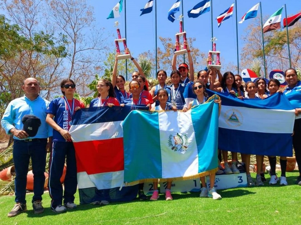 Viviana Aroche y Franklin Álvarez campeones centroamericanos de Cross Country