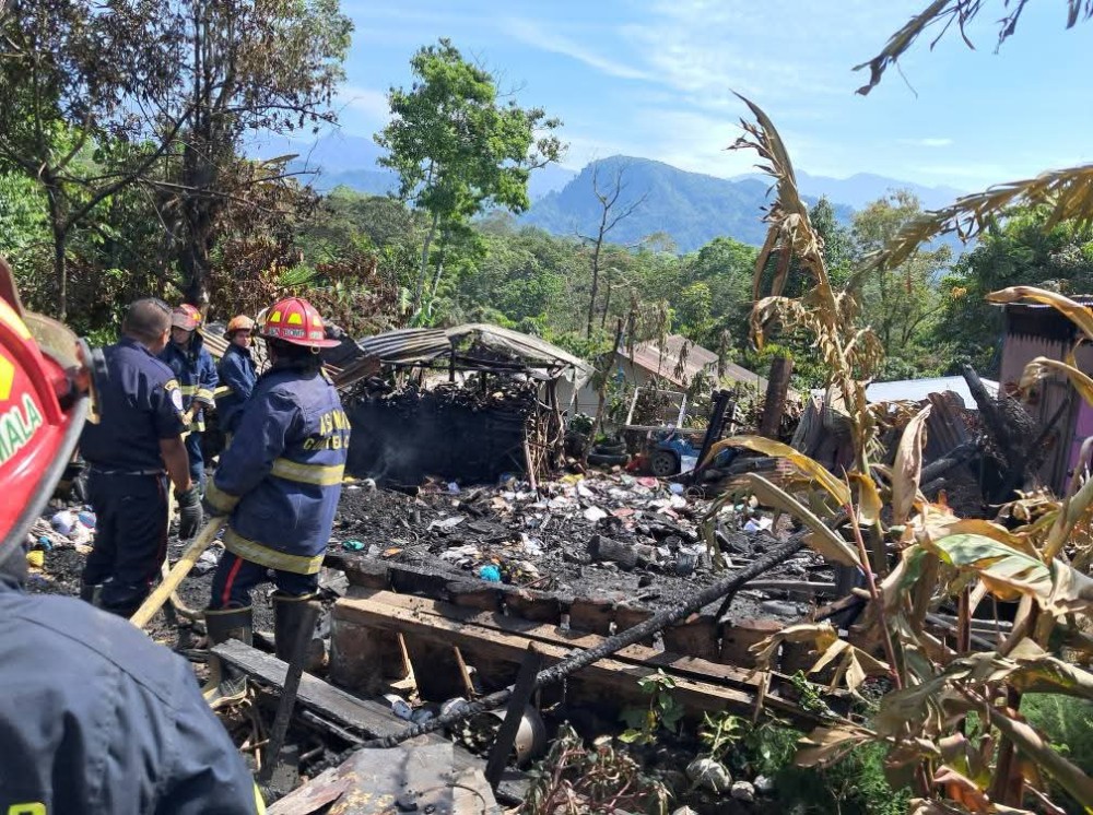 Vivienda es consumida por las llamas en San Marcos 