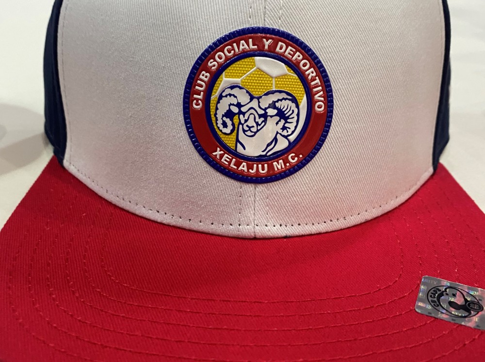 Xelajú  MC presenta su línea de gorras 