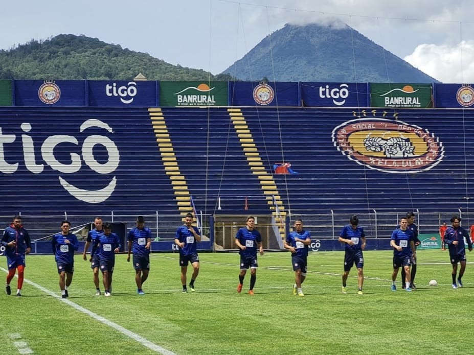 Xelajú completa nómina de extranjeros