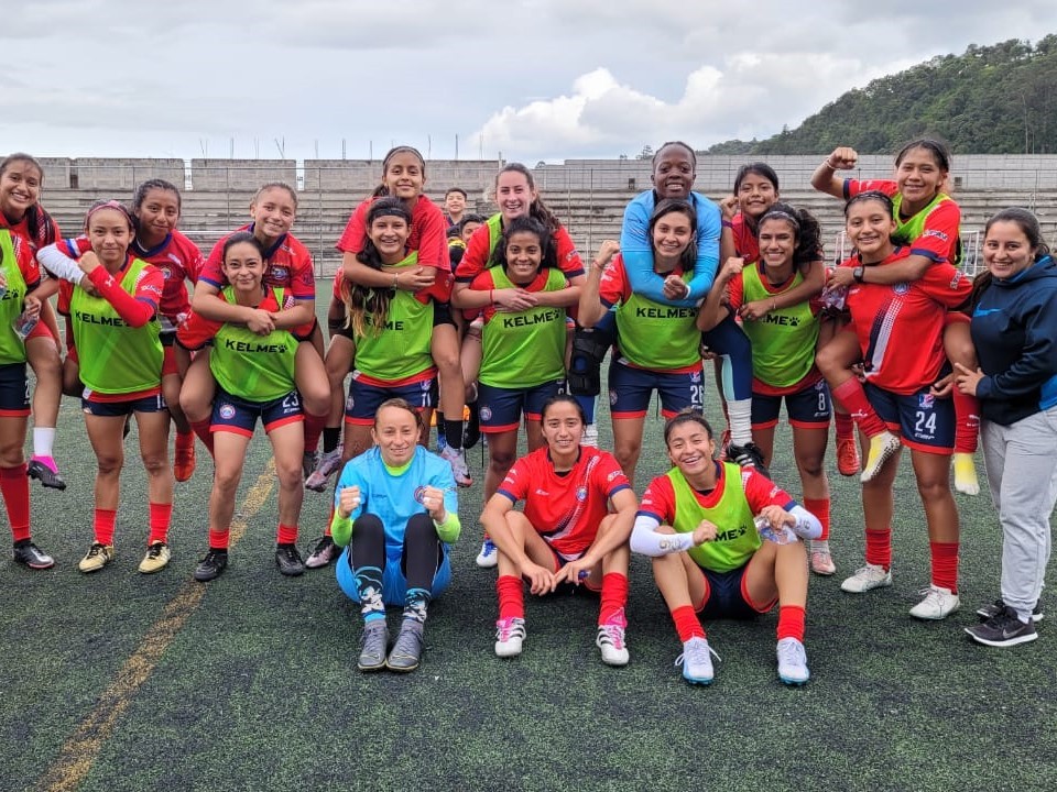 Xelajú Femenino inicia el camino con el objetivo de levantar la cuarta luna