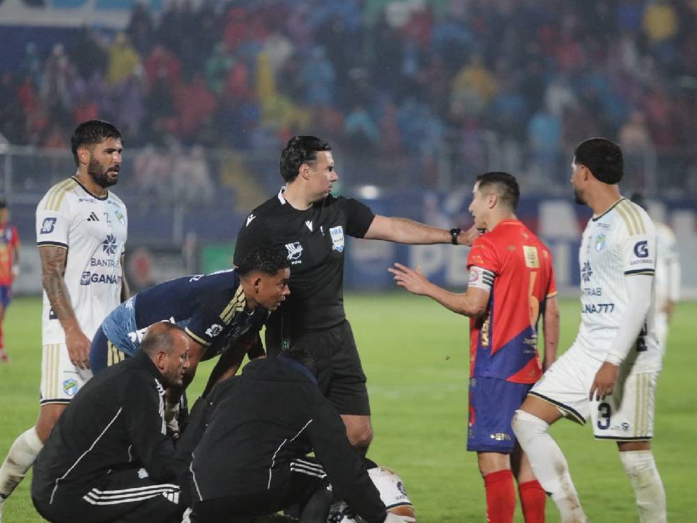 Xelajú MC, con ocho expulsiones en la primera vuelta del torneo  
