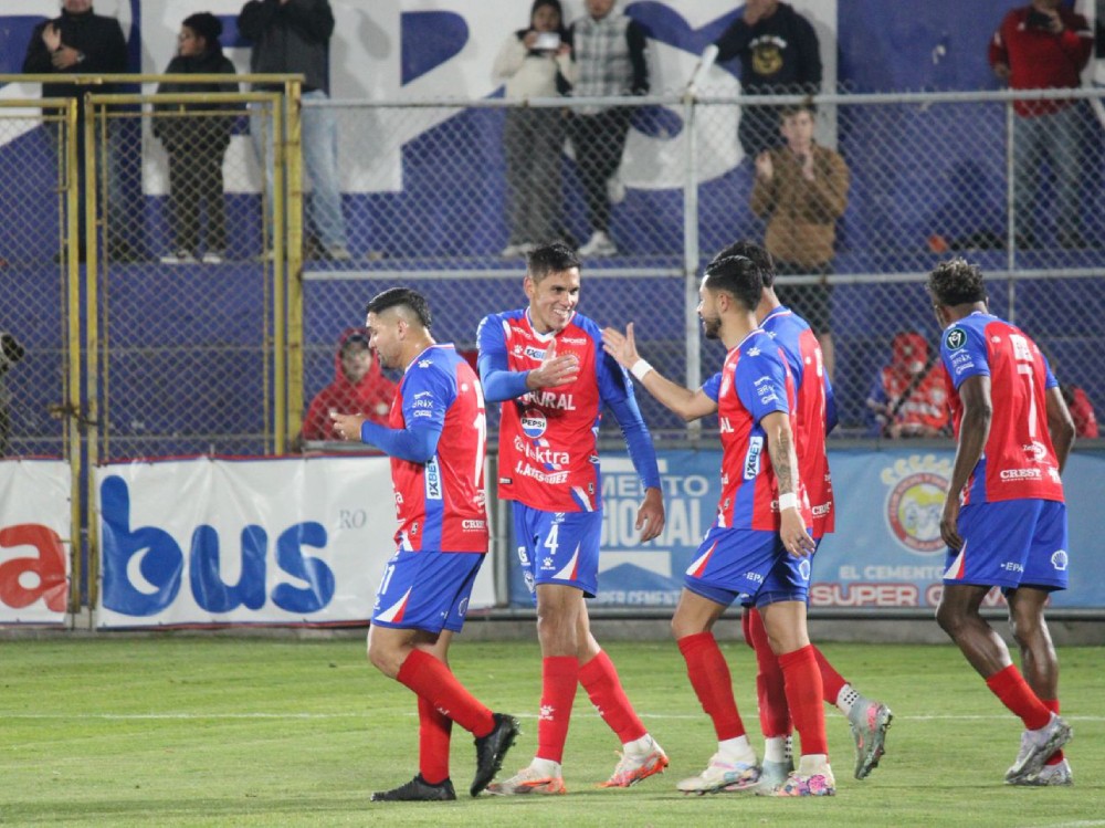 Xelajú se fortalece en casa y sube al tercer lugar 