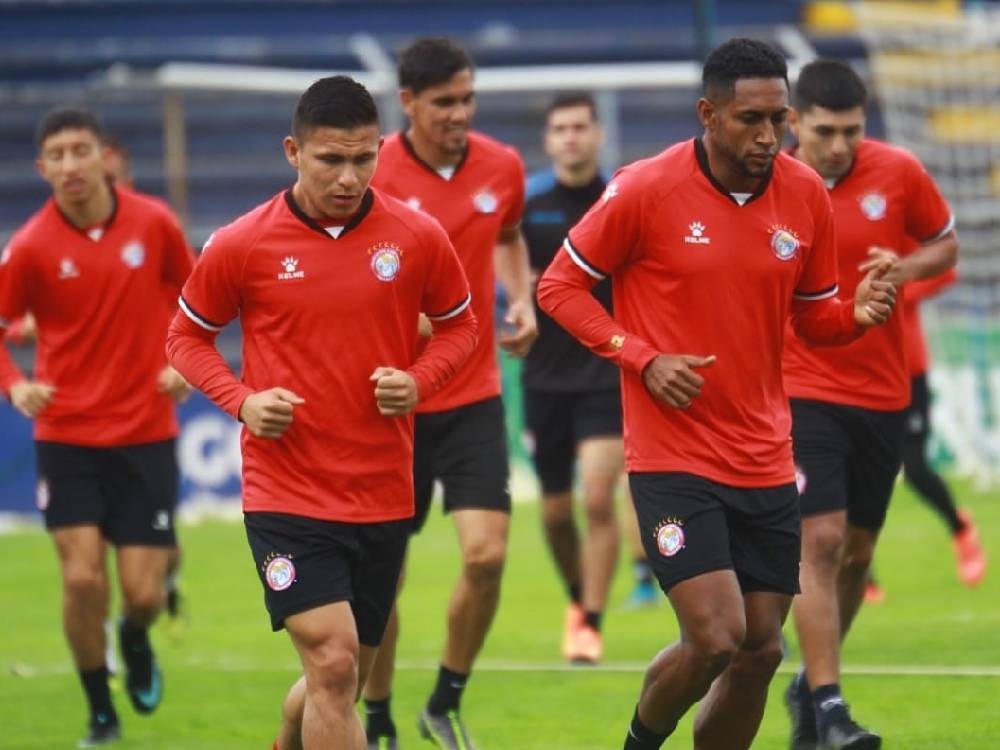 Xelajú viaja este lunes rumbo a la capital para preparar la ida de la Copa Centroamericana 