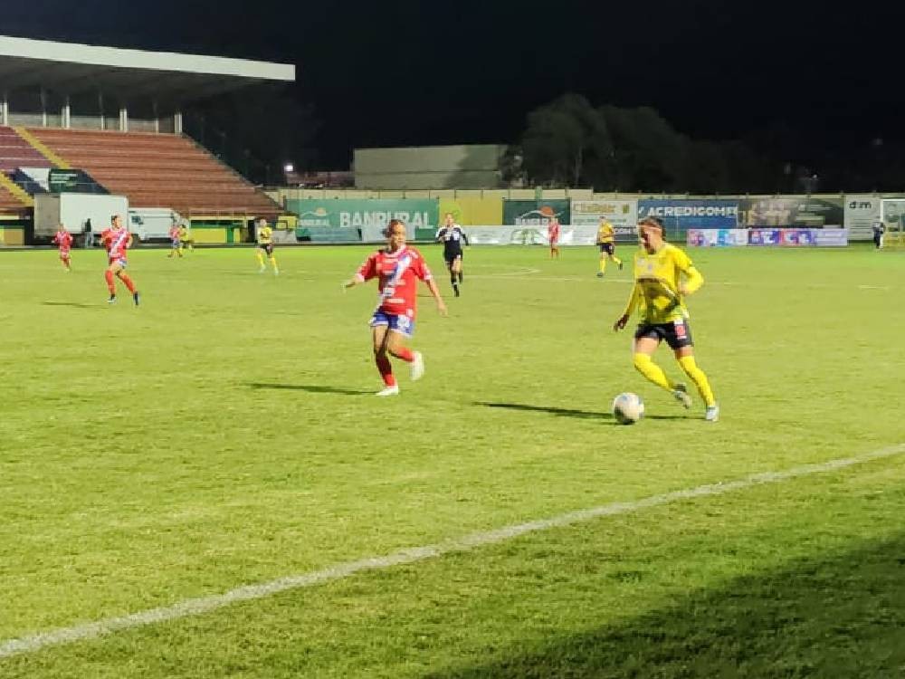 Xinabajul Femenil toma ventaja en la semifinal ante Xela