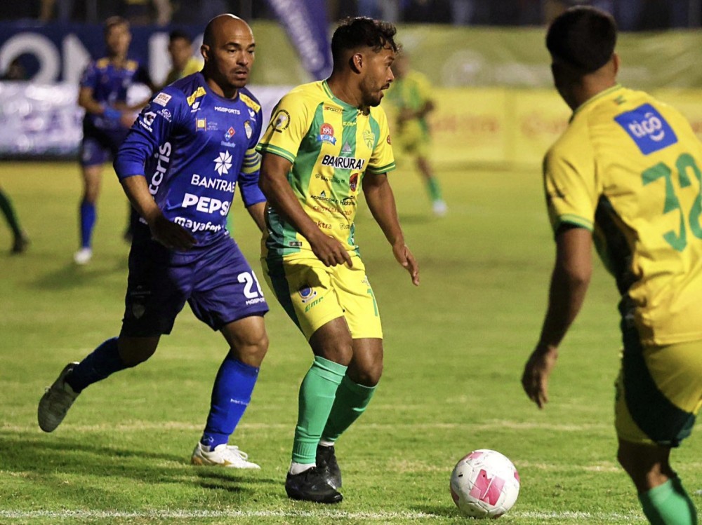 Xinabajul Huehue insiste pero no logra tomar ventaja en casa